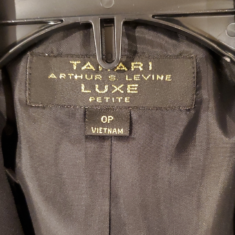 Tahari Elegant Black Puff Sleeve Blazer - Picture 2 of 6